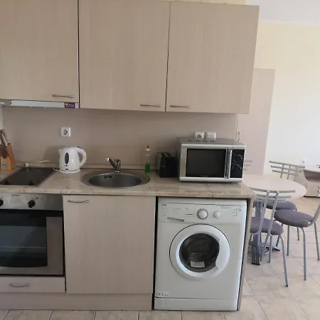 Apolon 2 Apartment Ravda